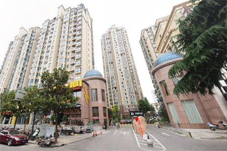港基文华园紧邻四实小佛山中学精装修证满两年送车库